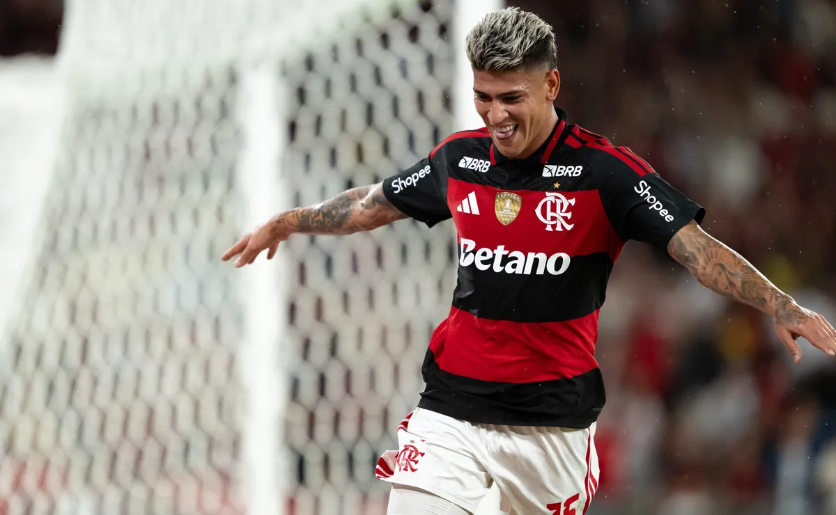 Flamengo consegue efeito suspensivo, e Jorge Carrascal fica liberado após julgamento por expulsão contra o Corinthians