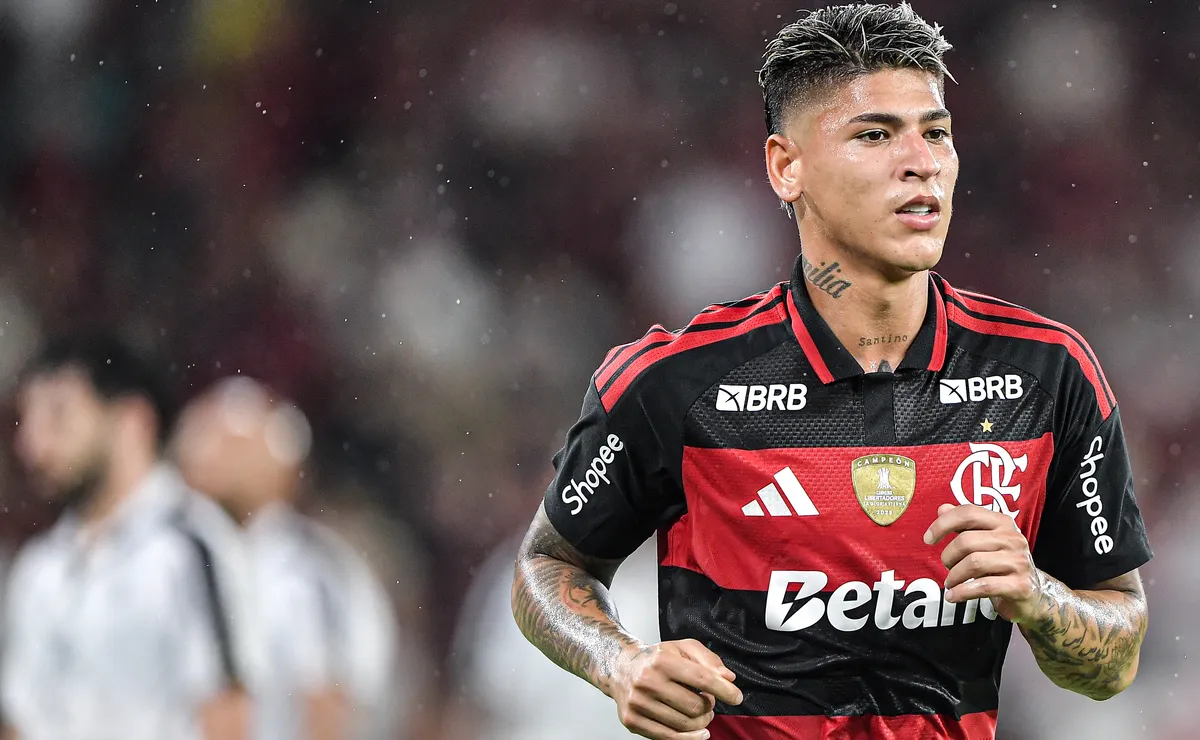 Carrascal vive pressão no Flamengo, encara rival do início da carreira e terá sequência suspenso
