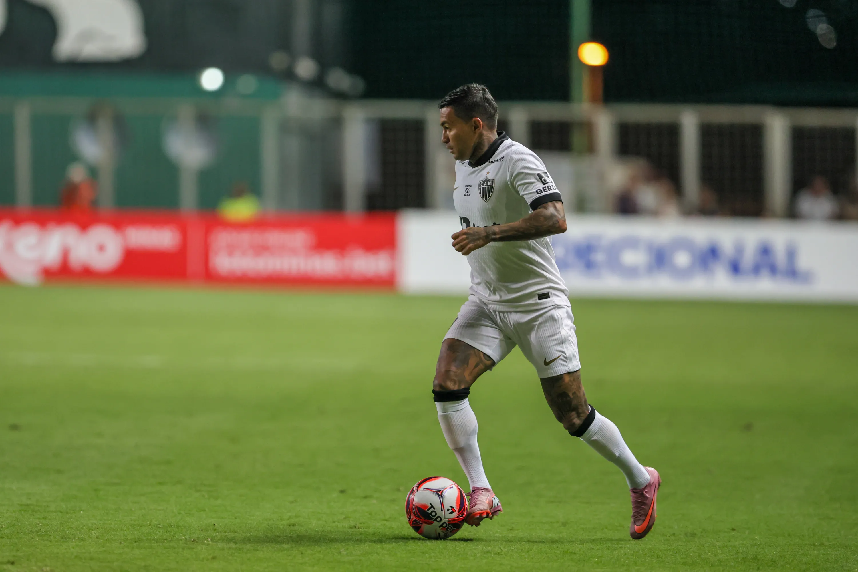 Dudu jogador do Atletico durante partida contra o America no estadio Independencia pelo campeonato Mineiro 2026. Foto: Gilson Lobo/AGIF