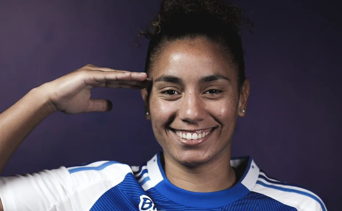 Laura Felipe, lateral do Cruzeiro, é convocada pelo Uruguai para a disputa da Liga das Nações Feminina