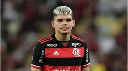 Ayrton Lucas em ação no Flamengo.