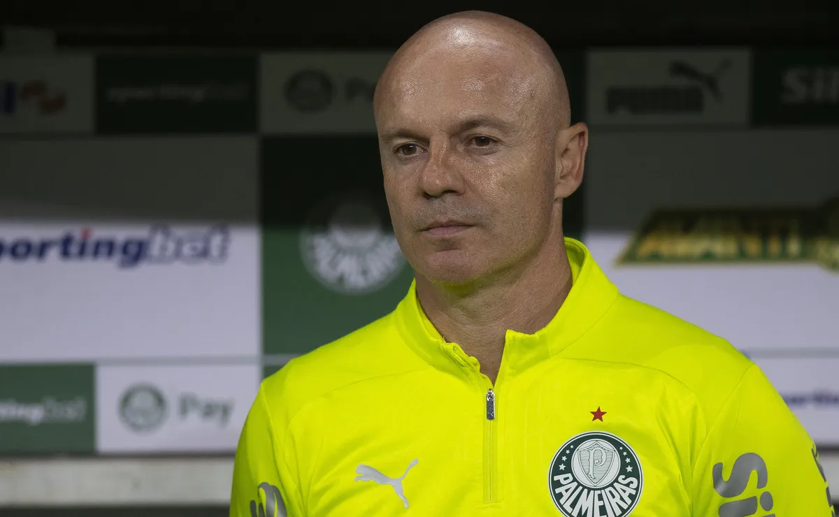 Victor Castanheira, auxiliar de Abel Ferreira, revela problema no Palmeiras: “realmente preocupam”
