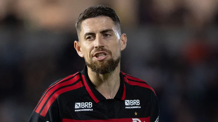 - Jorginho jogador do Flamengo lamenta durante partida contra o Bragantino no estadio Cicero De Souza Marques pelo campeonato Brasileiro A 2026.