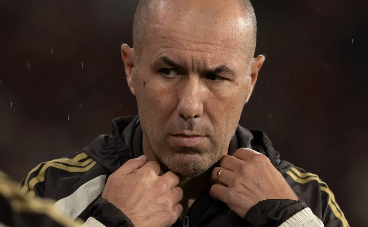 Leonardo Jardim expõe vergonha pela derrota e usa Pulgar como exemplo para expor série de erros