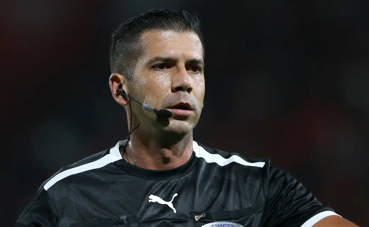 Grêmio se revolta com a arbitragem do jogo contra o Palmeiras e deve protestar na CBF