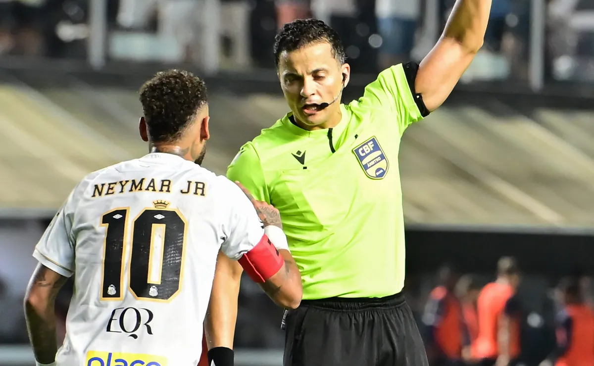 Santos compra “briga” de Neymar e se revolta com a arbitragem de Savio Pereira Sampaio
