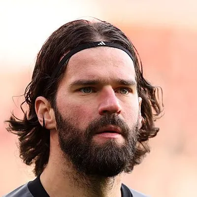 Tempo de Recuperação pode deixar Alisson no banco na Copa