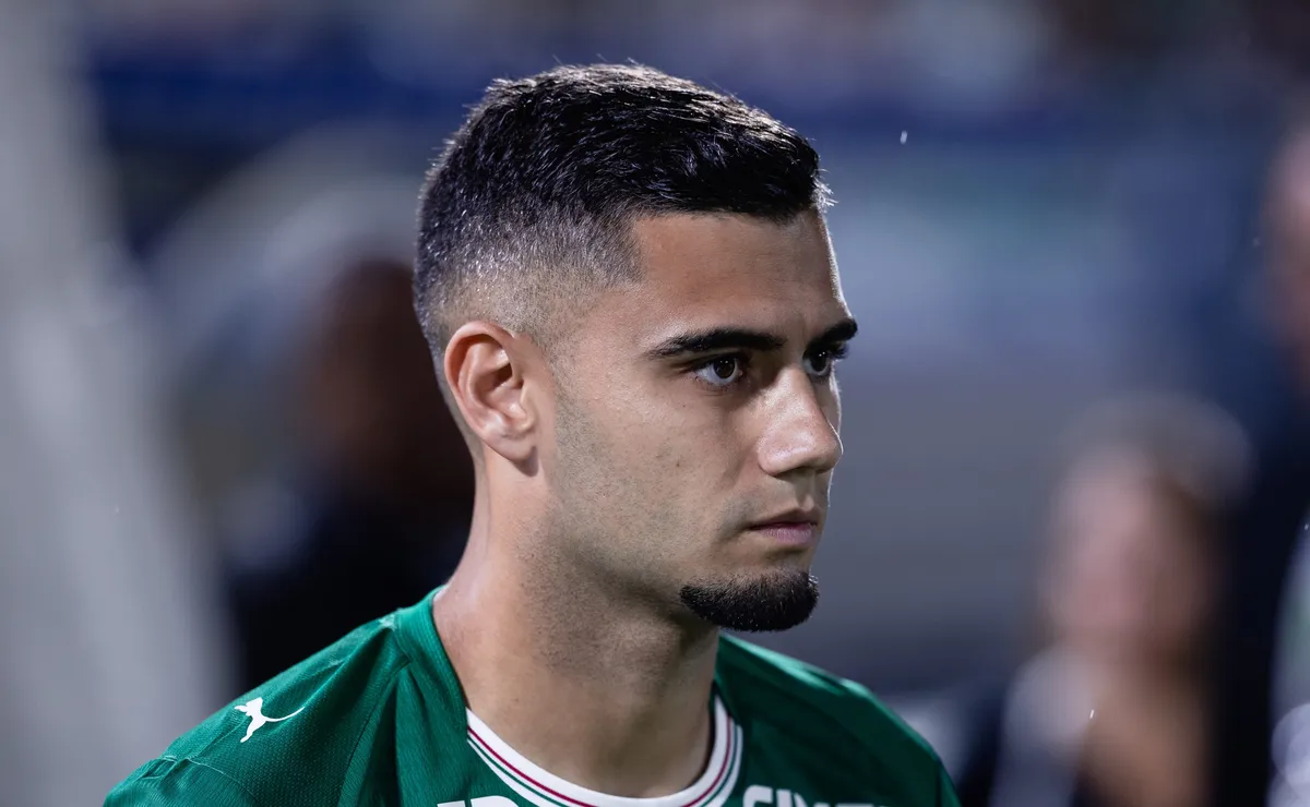 Andreas Pereira iguala melhor temporada da carreira em assistências e pode quebrar recorde do Palmeiras