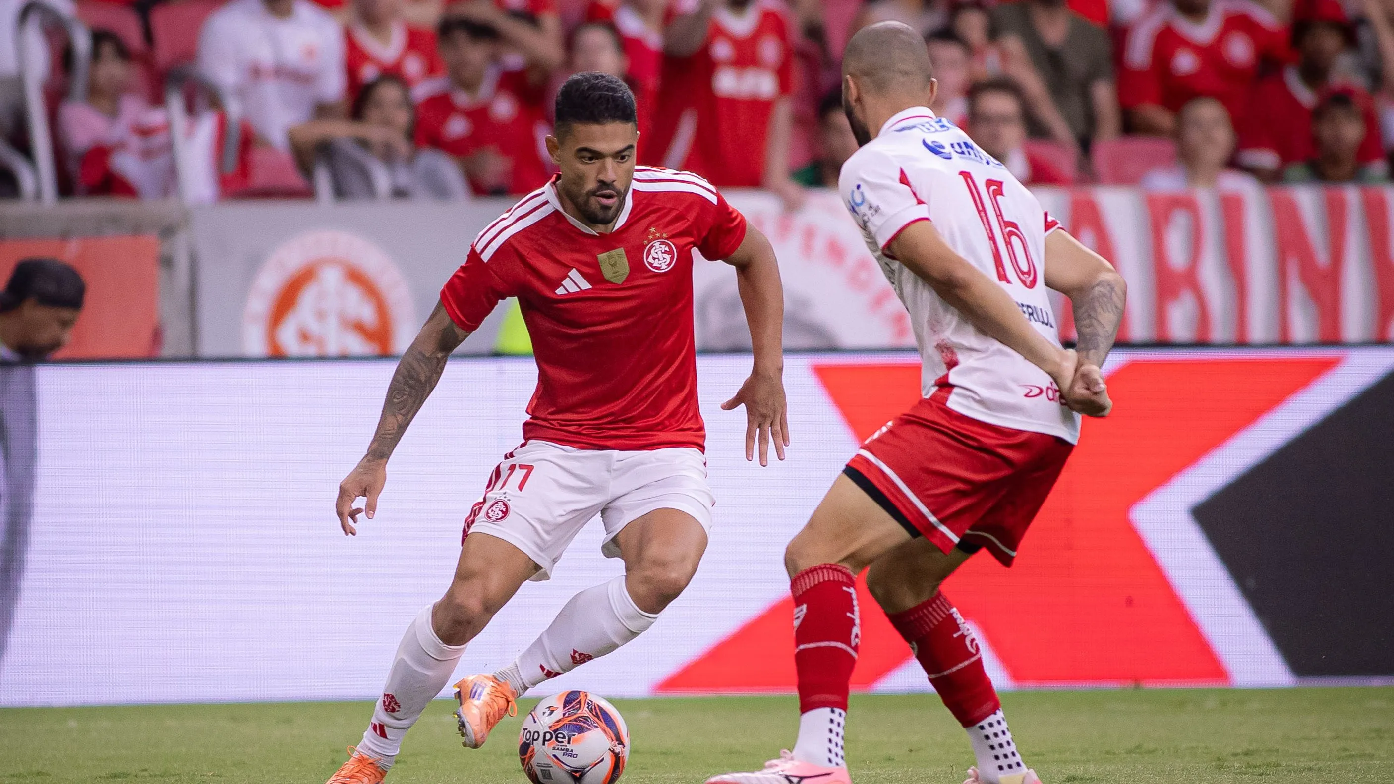 Tabata no Internacional. Foto: Maxi Franzoi/AGIF