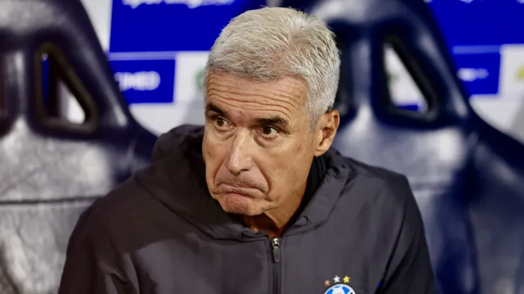 Luis Castro tecnico do Gremio durante partida contra o Palmeiras no estadio Arena Barueri pelo campeonato Brasileiro A 2026.