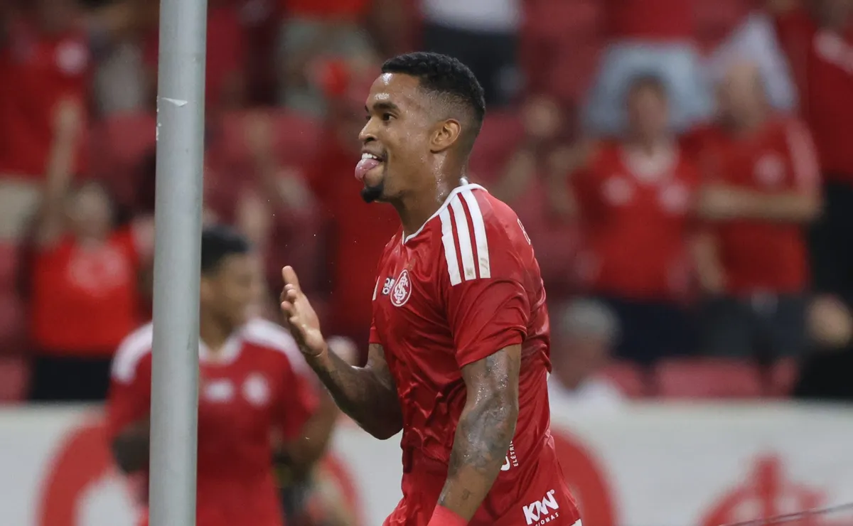 Alerrandro faz revelação sobre metas contratuais no Internacional e releva pressão: “Estou muito tranquilo”