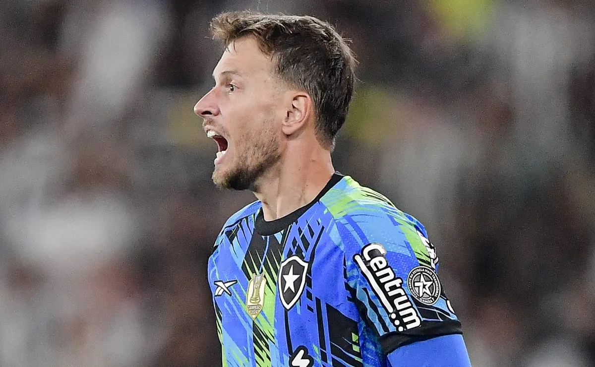 Botafogo optou por afastar Neto após discussão entre o goleiro e John Textor, diz portal