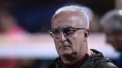 Treinador do Timão durante partida no Canindé.