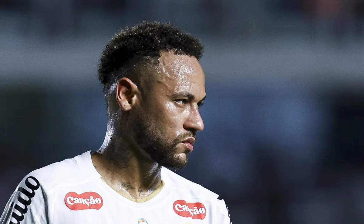 Neymar pode ser punido por até 10 jogos por declaração após jogo contra o Remo, pelo Brasileirão