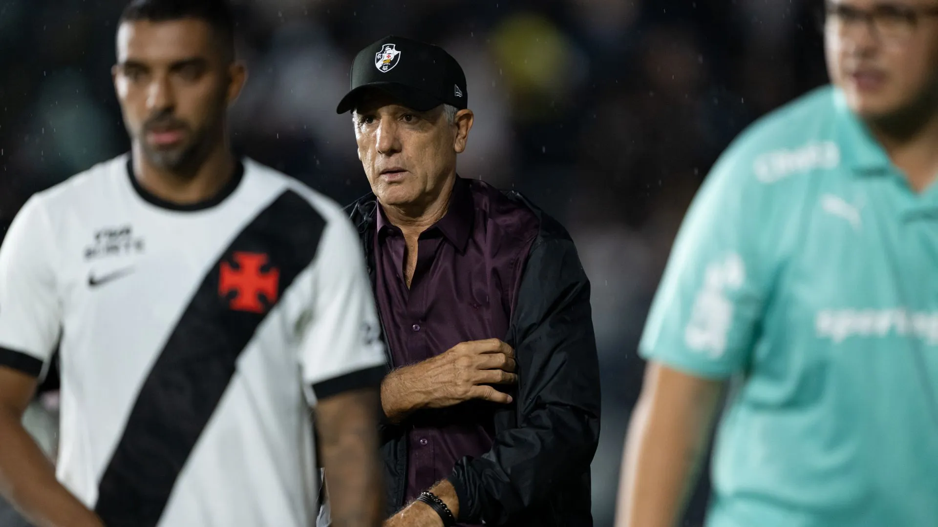 Vasco vê volantes assumirem protagonismo ofensivo enquanto reforços de ataque buscam afirmação — Foto Jorge RodriguesAGIF