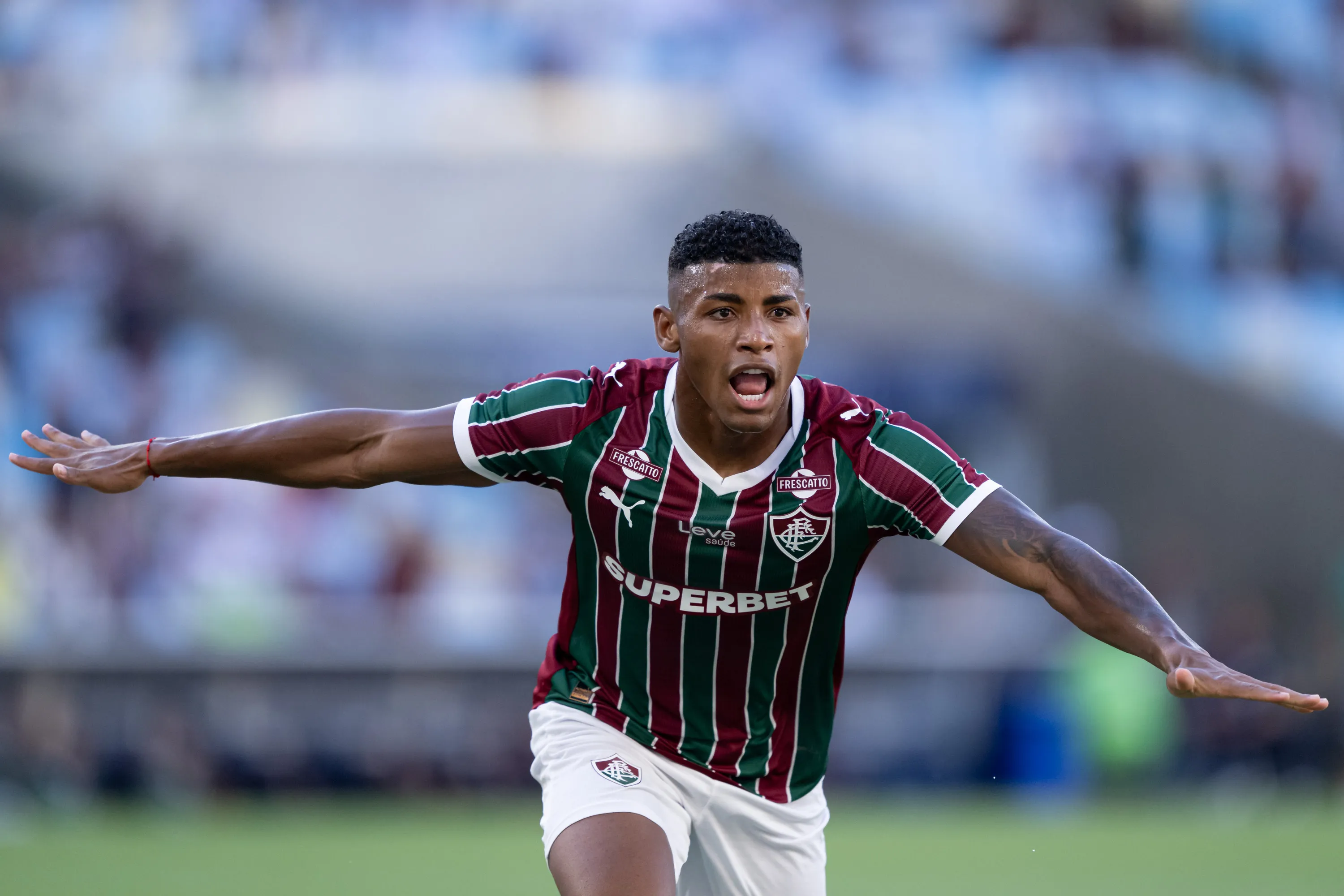 RJ – RIO DE JANEIRO – 15/03/2026 – BRASILEIRO A 2026, FLUMINENSE X ATHLETICO-PR – Hercules jogador do Fluminense comemora seu gol durante partida contra o Athletico-PR no estadio Maracana pelo campeonato Brasileiro A 2026. Foto: Jorge Rodrigues/AGIF