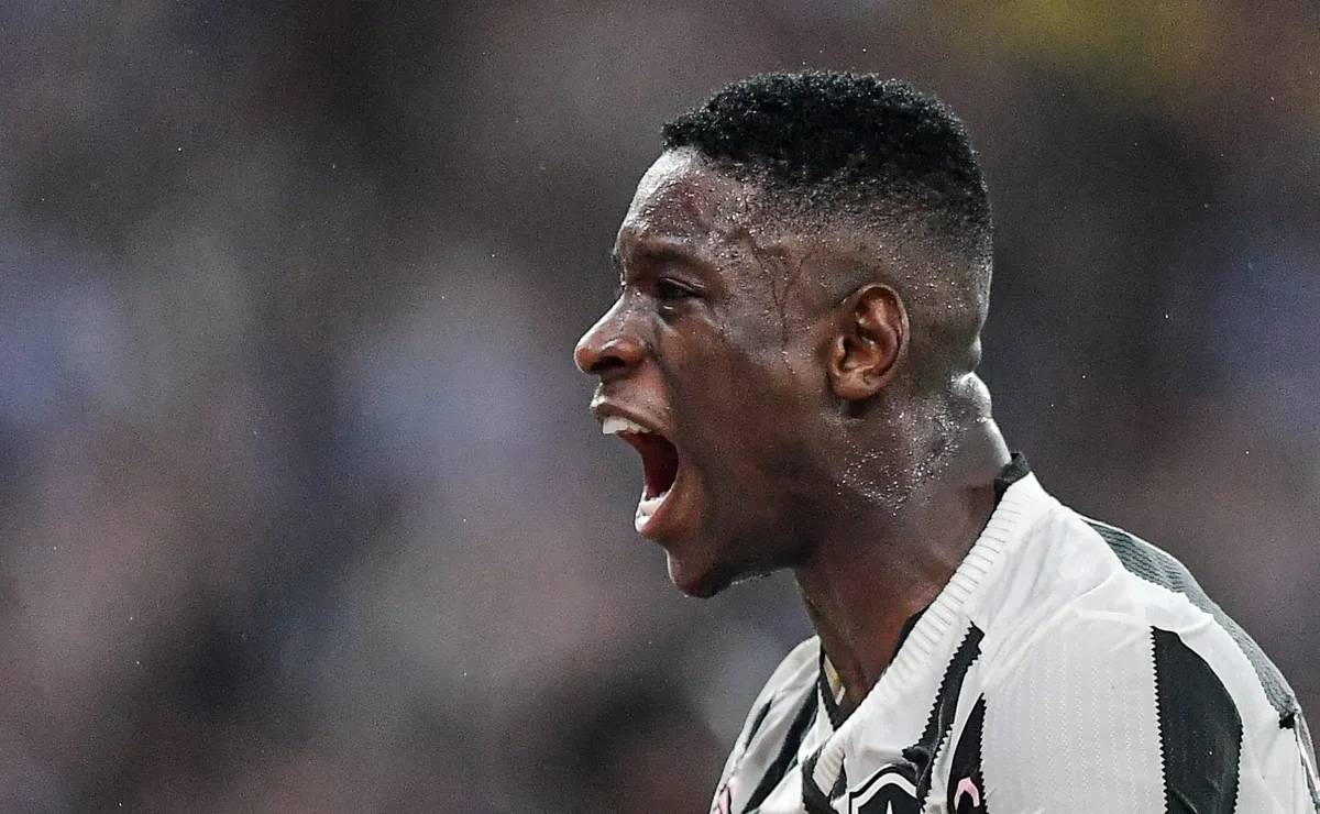 Flamengo se afasta de Luiz Henrique após pedida alta de R$ 237 milhões e mira 3 reforços