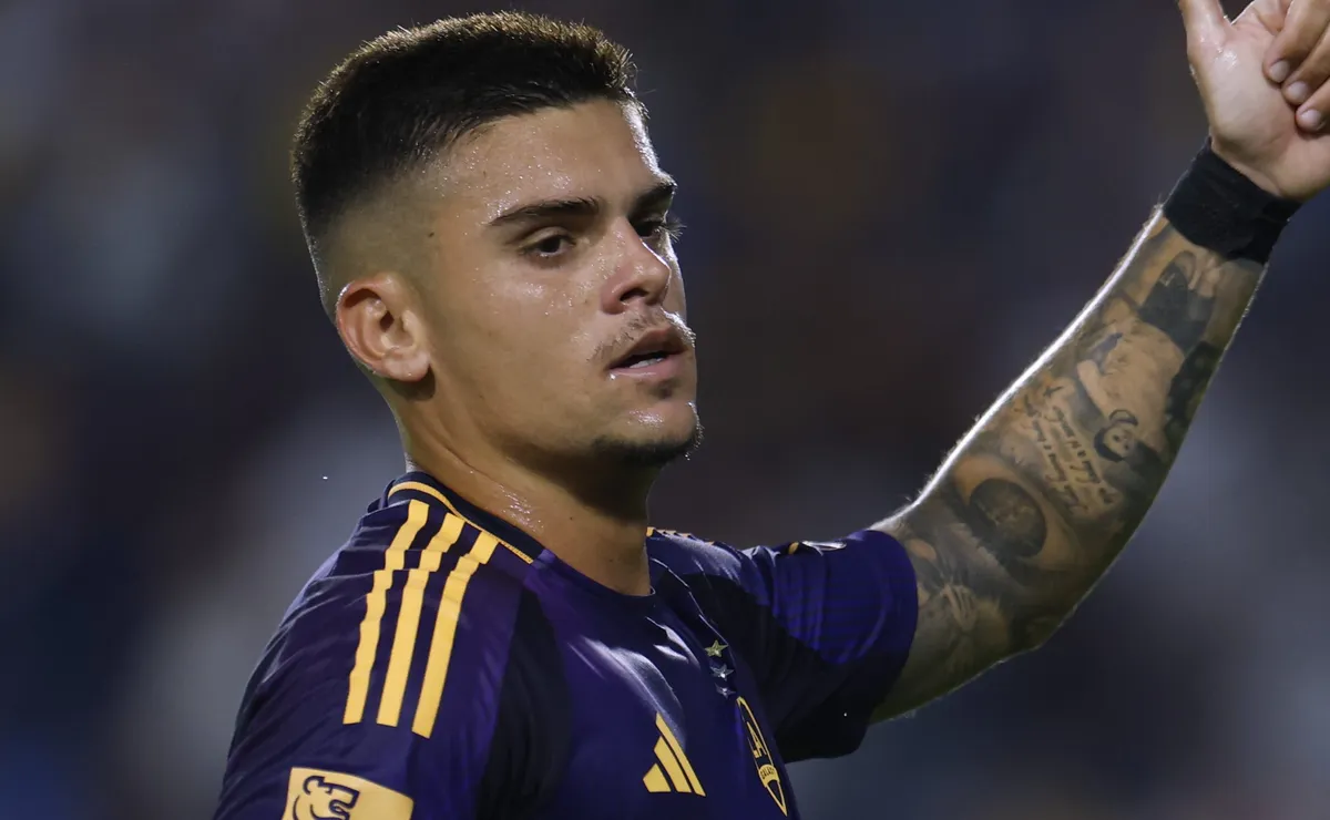 Gabriel Pec, ex-Vasco, vive grande fase e chega a cinco gols em oito jogos na temporada