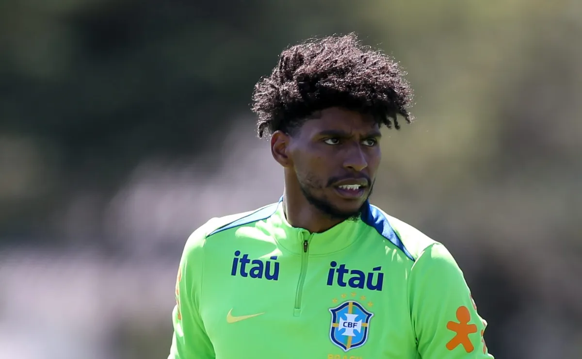 Alisson vira incerteza na Seleção Brasileira e Hugo Souza e John são avaliados por Ancelotti