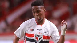 Lateral deu a sua opinião - Foto: Maxi Franzoi/AGIF.