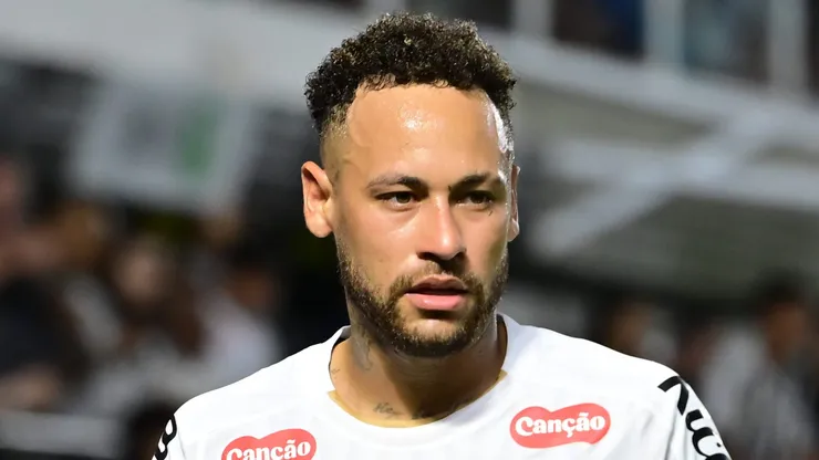Neymar com a camisa do Santos.