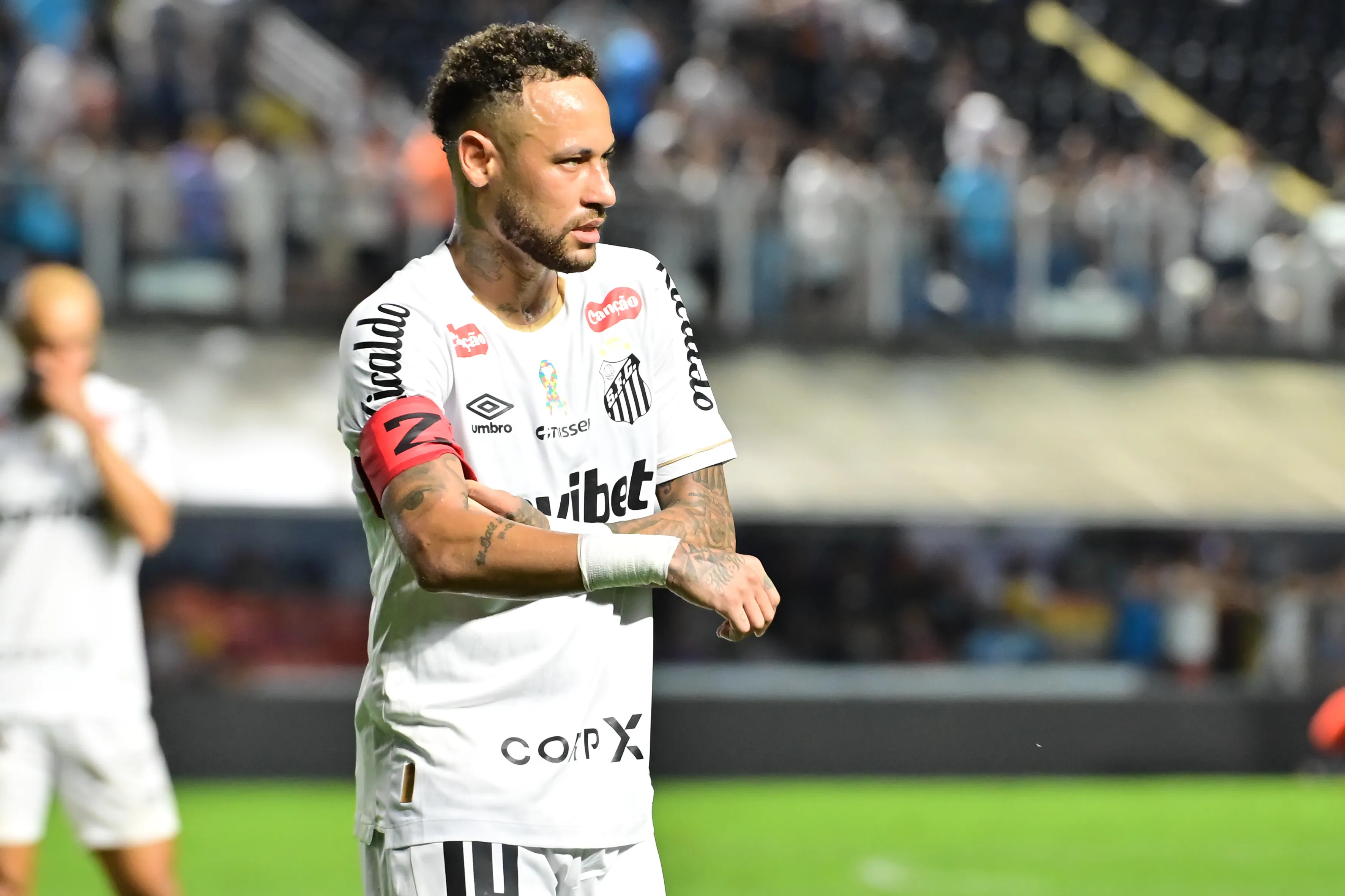 Neymar jogador do Santos durante partida contra o Remo no estadio Vila Belmiro pelo campeonato Brasileiro A 2026. Foto: Jota Erre/AGIF