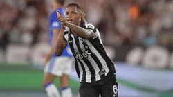 Danilo jogador do Botafogo comemora seu gol durante partida contra o Cruzeiro no estadio Engenhao pelo campeonato Brasileiro A 2026. Foto: Thiago Ribeiro/AGIF
