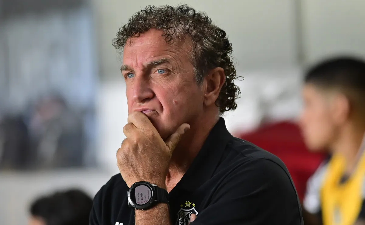 Cuca aposta na base e ‘ganha’ sete reforços internos para sequência da temporada no Santos