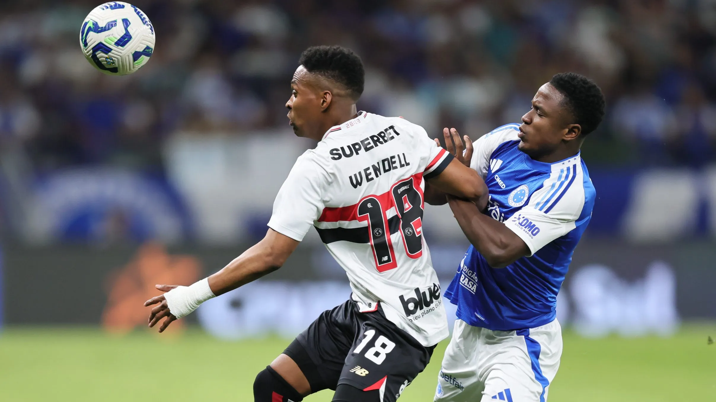Sinisterra jogador do Cruzeiro durante partida contra o Sao Paulo no estadio Mineirao pelo campeonato Brasileiro A 2025. Foto: Gilson Lobo/AGIF