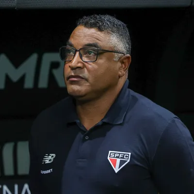 Roger Machado mantém a estrutura tática para enfrentar o Cruzeiro