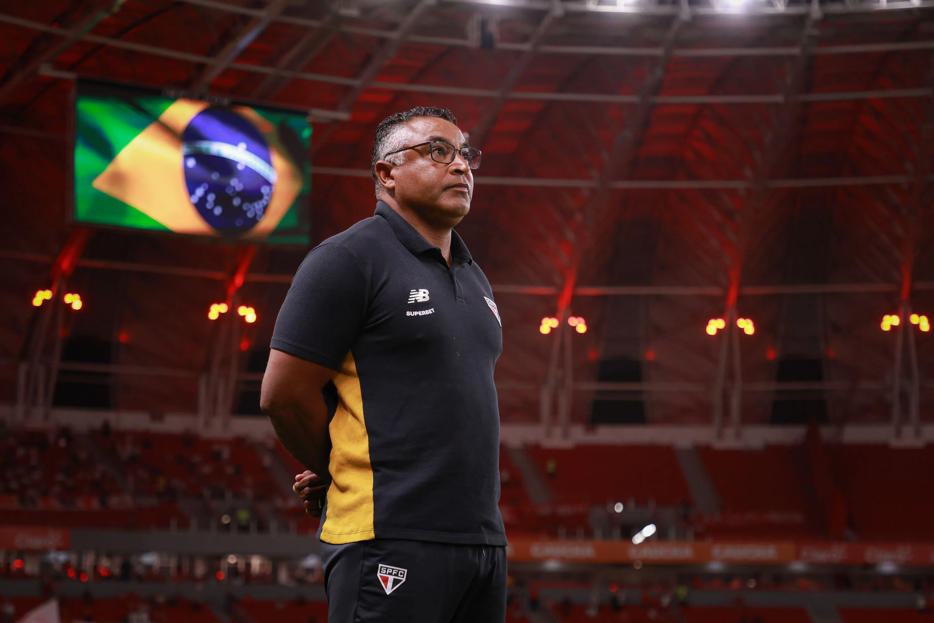 Roger Machado já está pressionado no cargo. Foto: Maxi Franzoi/AGIF