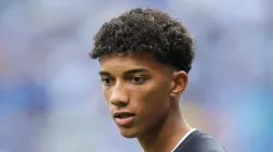 Robinho Jr. jogador do Santos durante aquecimento antes da partida contra o Cruzeiro no estadio Mineirao pelo campeonato Brasileiro A 2026. Foto: Gilson Lobo/AGIF