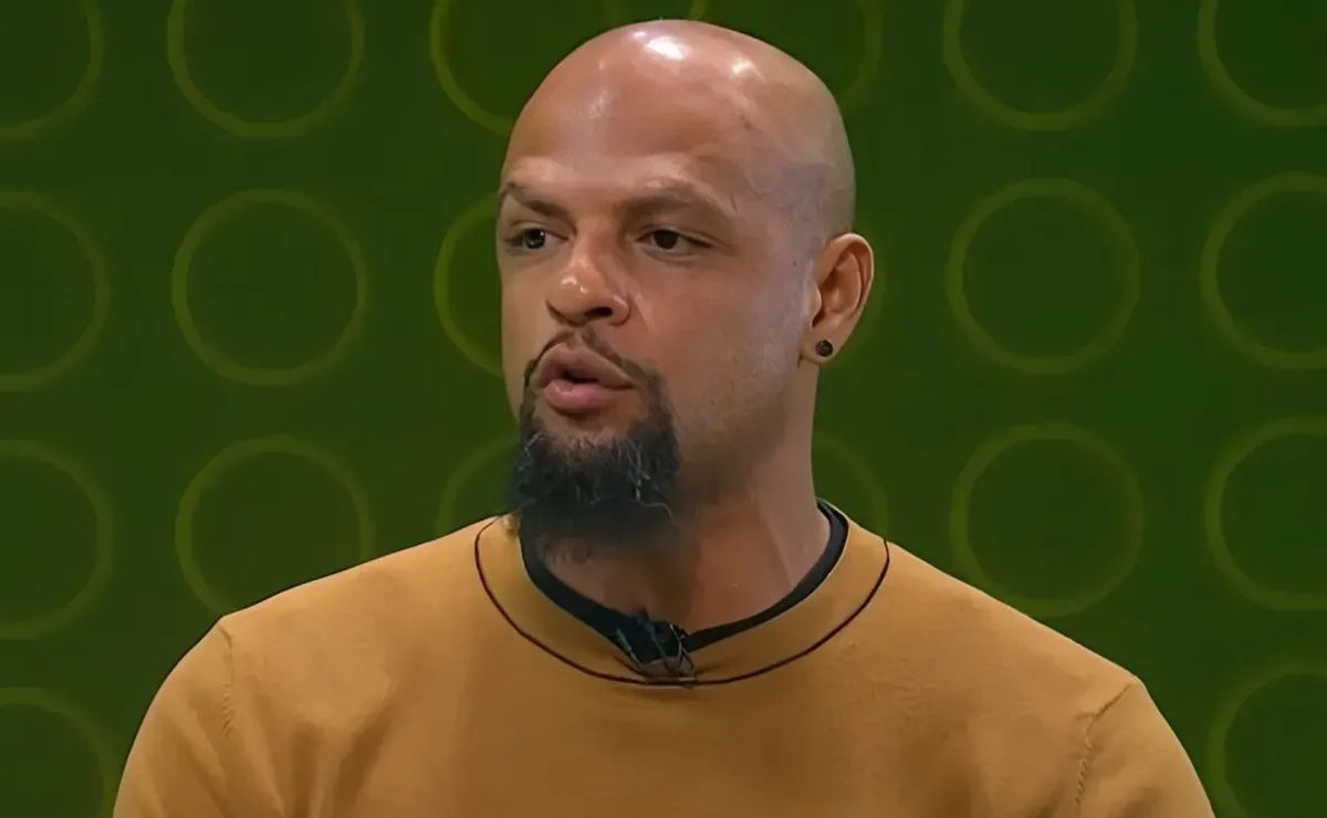 Felipe Melo vai na contramão e defende Allan após expulsão no Corinthians: “Não pode mais errar”