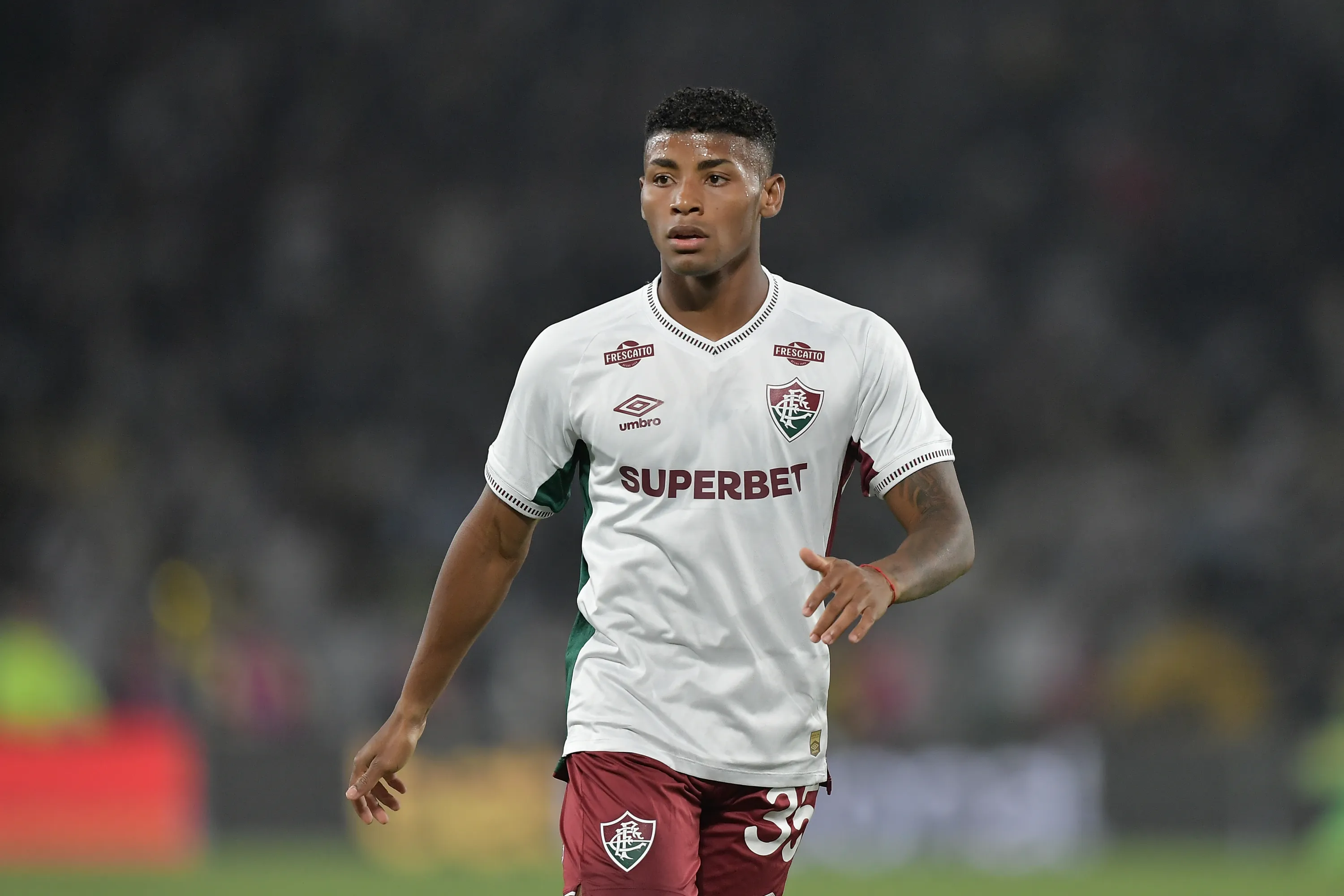 RJ – RIO DE JANEIRO – 20/10/2025 – BRASILEIRO A 2025, VASCO X FLUMINENSE – Hercules jogador do Fluminense durante partida contra o Vasco no estadio Maracana pelo campeonato Brasileiro A 2025. Foto: Thiago Ribeiro/AGIF