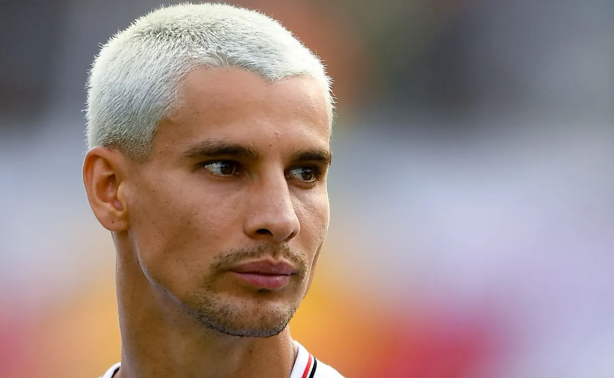 Roger insiste em mudança no São Paulo e pode dar chance a Ferreirinha contra o Cruzeiro