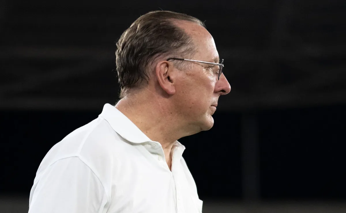 Com dívida milionária exposta, Botafogo aciona Lyon na Justiça