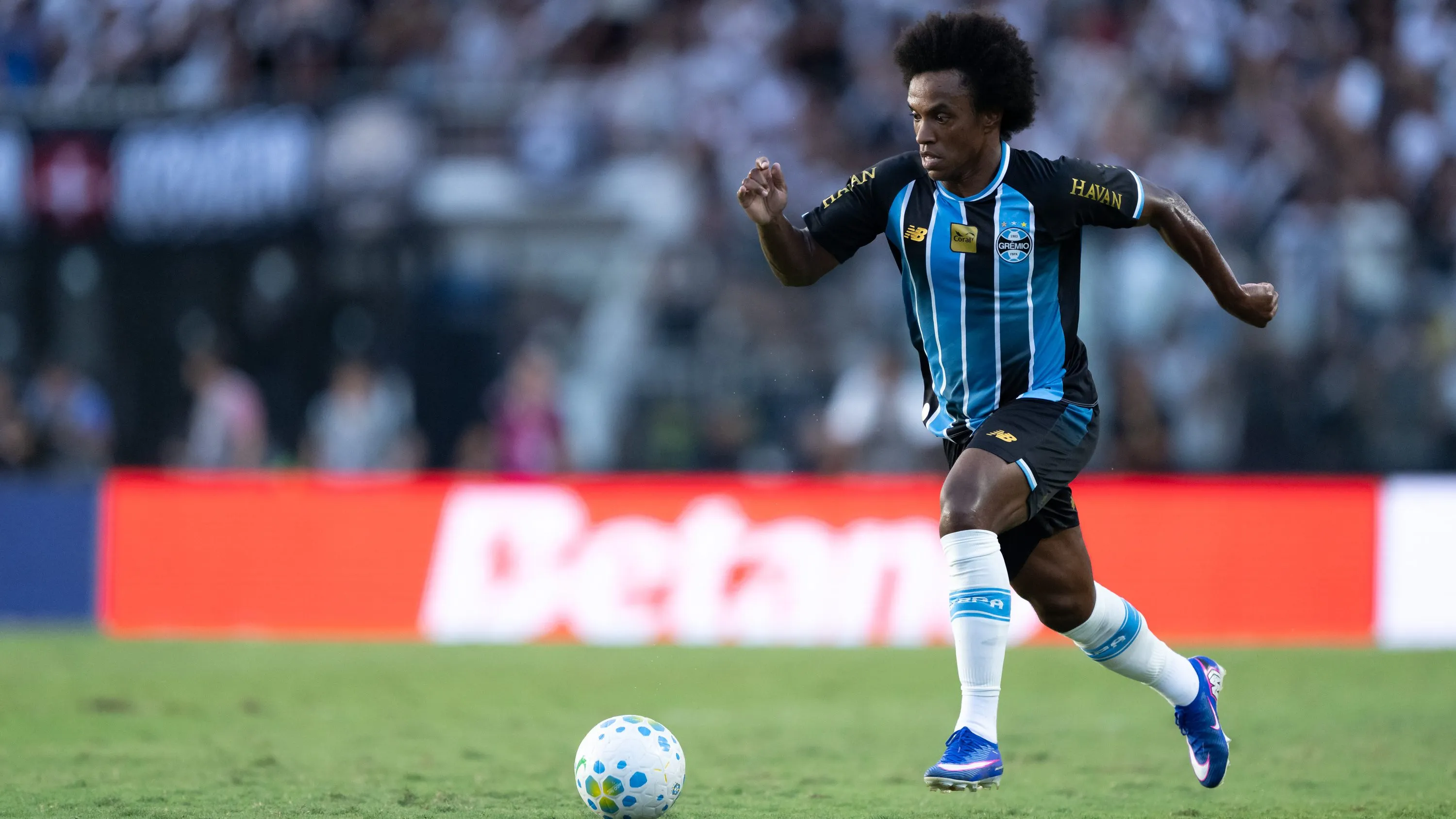 RJ – RIO DE JANEIRO – 22/03/2026 – BRASILEIRO A 2026, VASCO X GREMIO – Willian jogador do Gremio durante partida contra o Vasco no estadio Sao Januario pelo campeonato Brasileiro A 2026. Foto: Jorge Rodrigues/AGIF