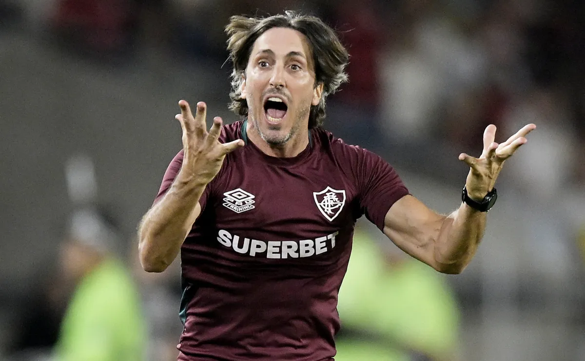 Fluminense sofre com seis pendurados contra o Coritiba e acende alerta para o Fla-Flu