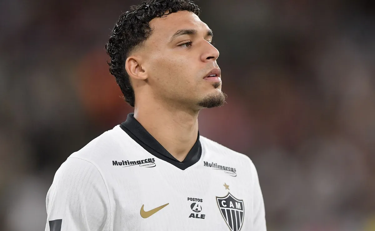 Victor Hugo aponta injustiça e manda recado sobre passagem no Flamengo