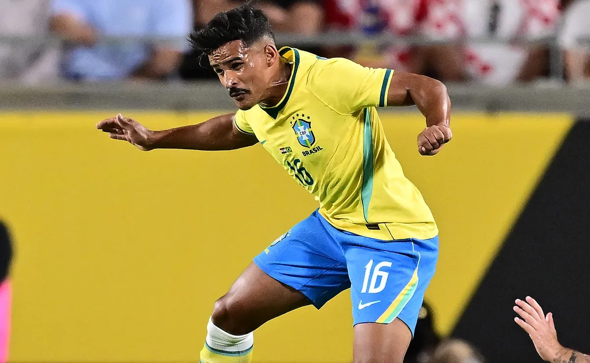 Pedrinho BH elogia estreia de Kaiki Bruno pela Seleção Brasileira e destaca futuro do lateral