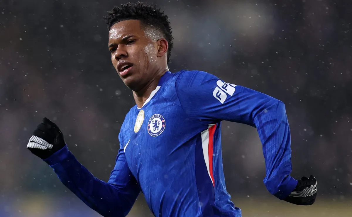 De fora da última Data FIFA, Estêvão é eleito melhor em campo e comanda goleada do Chelsea