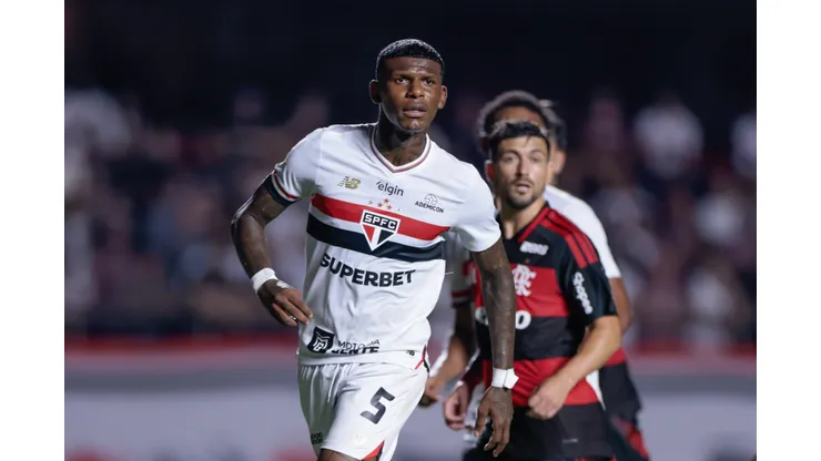 Arboleda jogador do Sao Paulo durante partida contra o Flamengo no estadio Morumbi pelo campeonato Brasileiro A 2026. Foto: Marcello Zambrana/AGIF