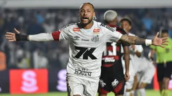 Neymar comemora gol contra o Flamengo.