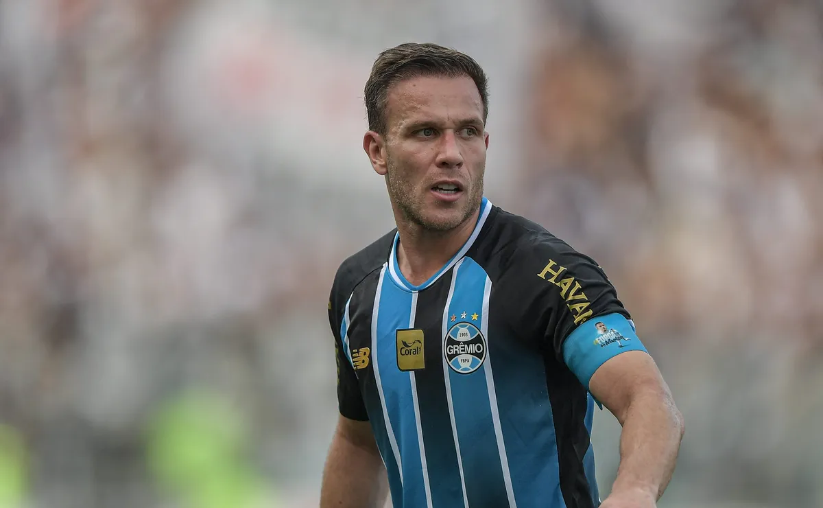 Sem propostas oficiais por Arthur, Grêmio pode ter caminho livre para continuar com o volante