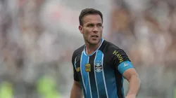 Arthur em ação pelo Grêmio