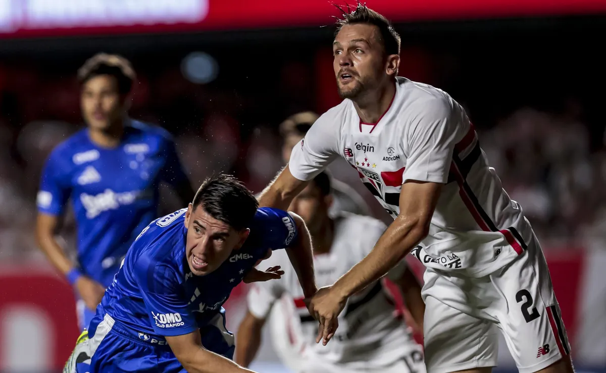 Cruzeiro perde para o São Paulo em noite pouco inspirada no Morumbis e revolta a torcida