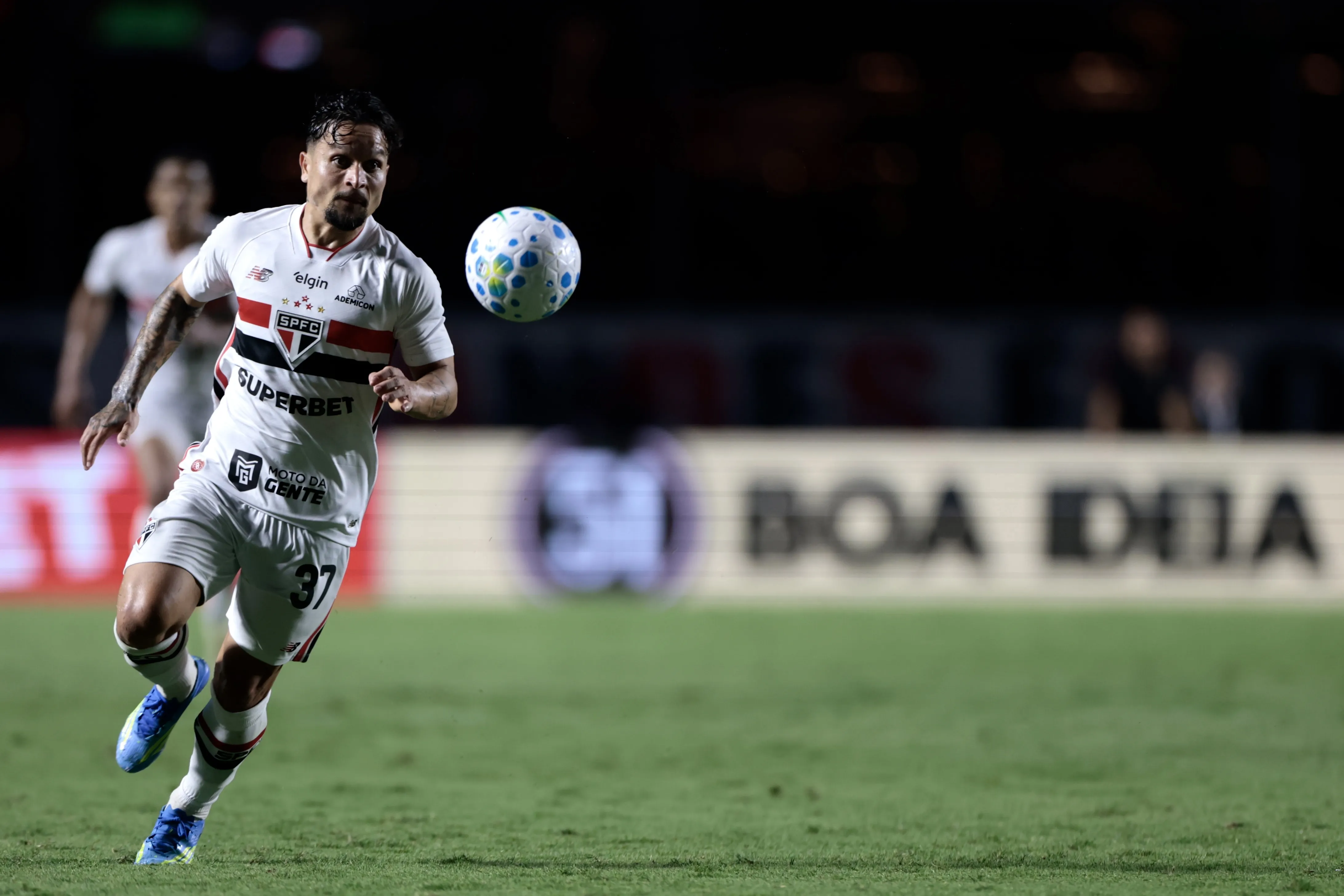 Arthur se destacou diante do Cruzeiro. Foto: Marcello Zambrana/AGIF