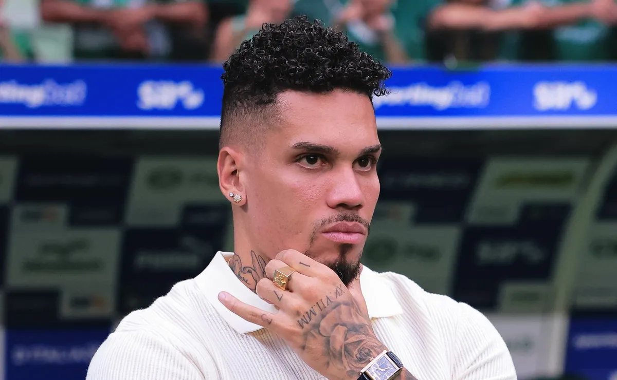 Paulinho viaja com a delegação do Palmeiras para a Bahia e rumores sobre retorno aumentam