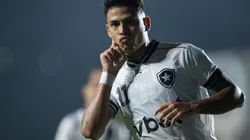 RJ - RIO DE JANEIRO - 04/04/2026 - BRASILEIRO A 2026, VASCO X BOTAFOGO - Matheus Martins jogador do Botafogo comemora seu gol durante partida contra o Vasco no estadio Sao Januario pelo campeonato Brasileiro A 2026. Foto: Jorge Rodrigues/AGIF