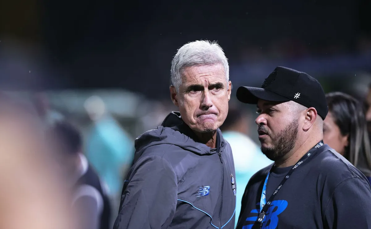 Em comparação com rivais, Luís Castro vê números do Grêmio ficarem abaixo no Brasileirão